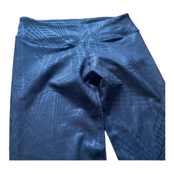 Fabletics Full Length Geo Print Black Leggings - Picture 3 of 8